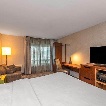 Comfort Inn Airport Виннипег Экстерьер фото