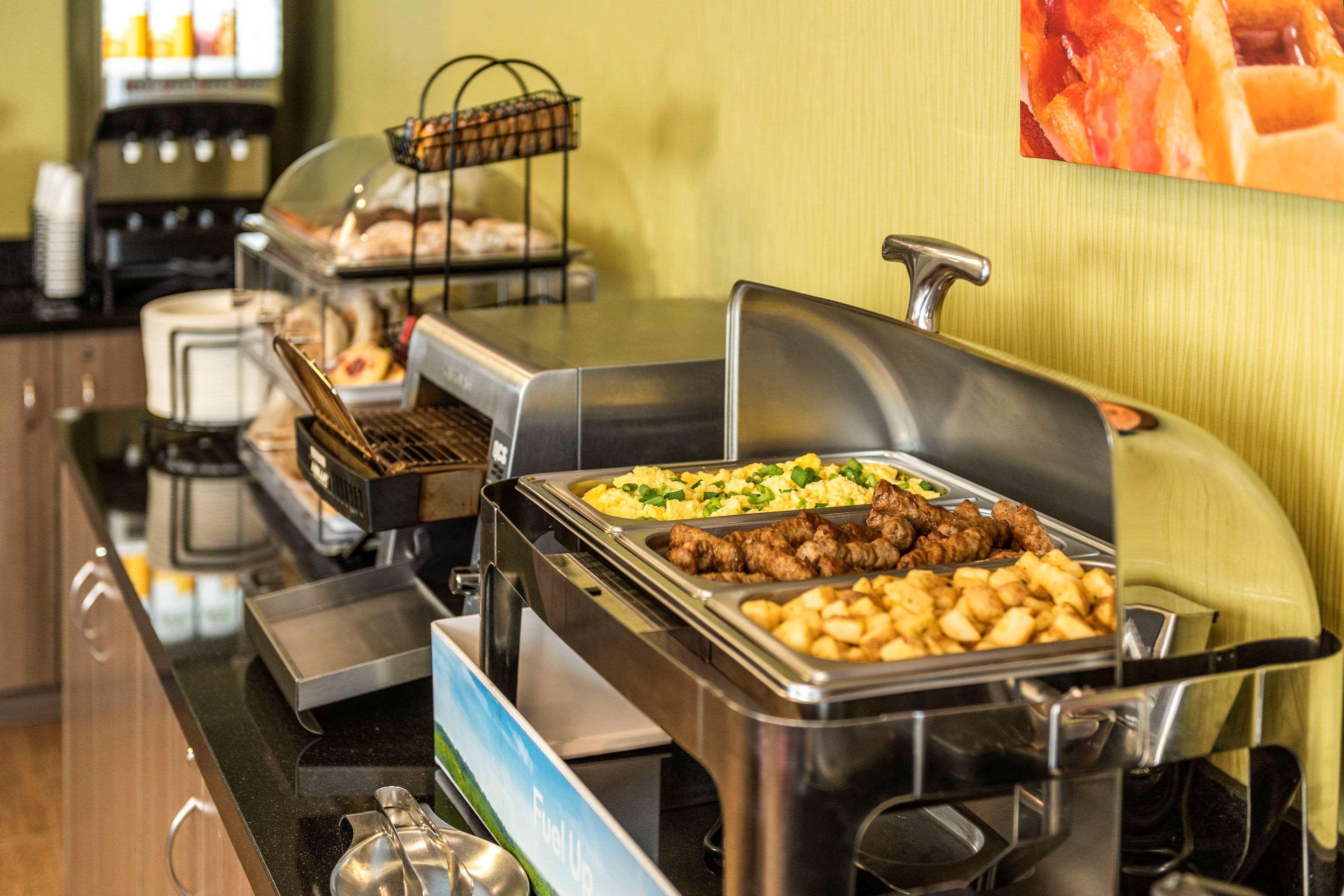 Comfort Inn Airport Виннипег Экстерьер фото