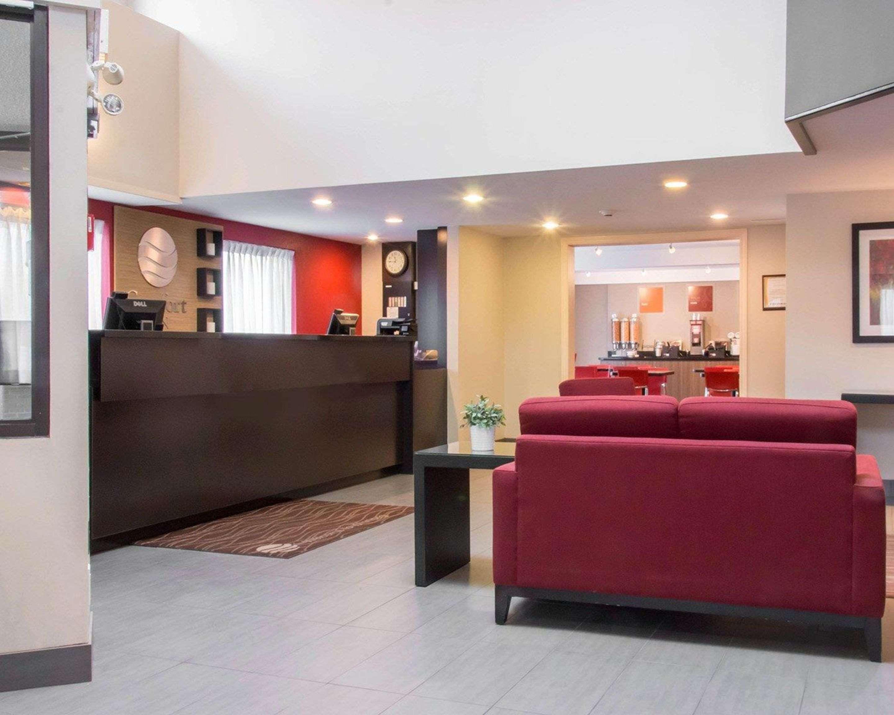 Comfort Inn Airport Виннипег Экстерьер фото