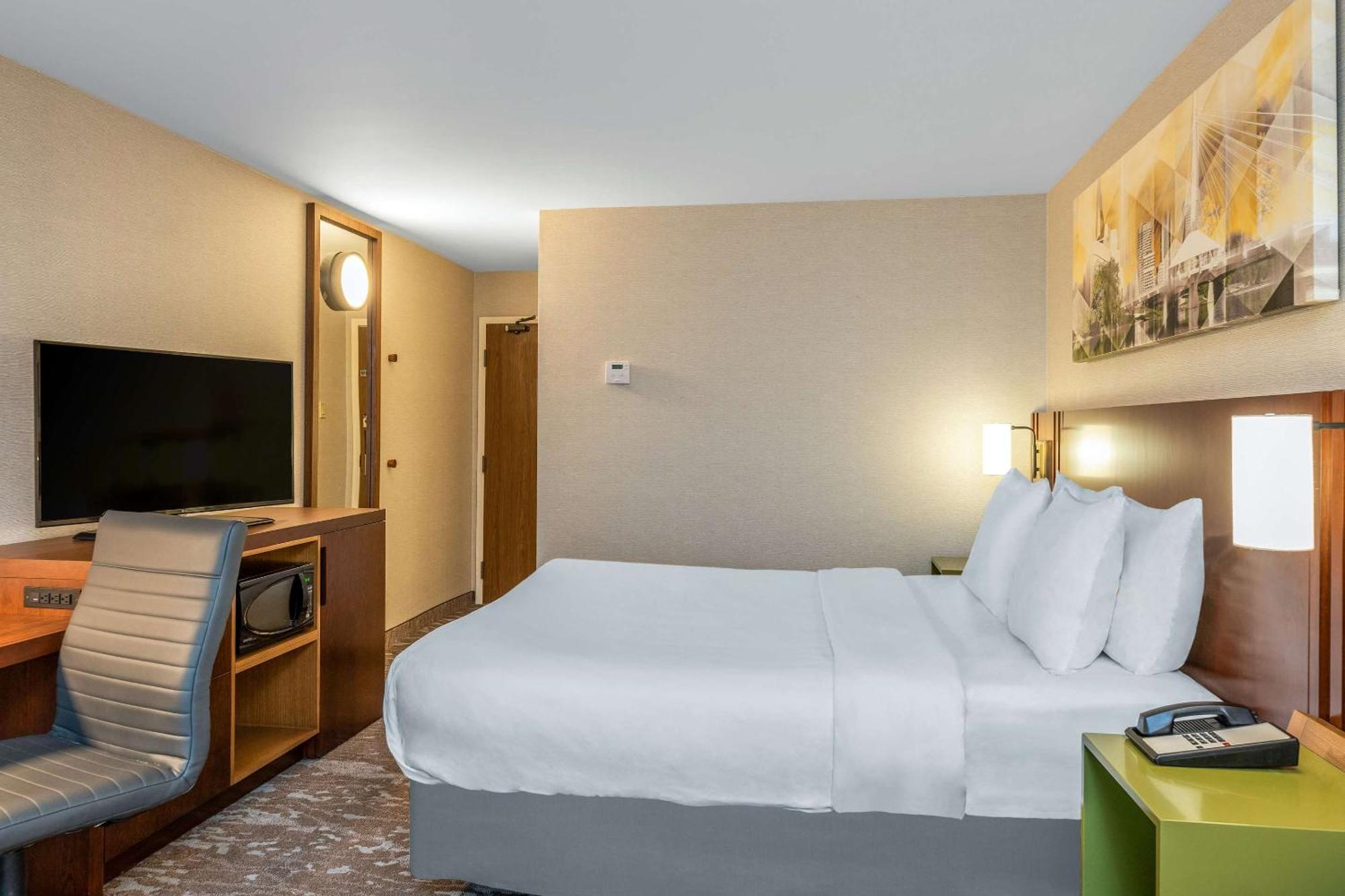Comfort Inn Airport Виннипег Экстерьер фото