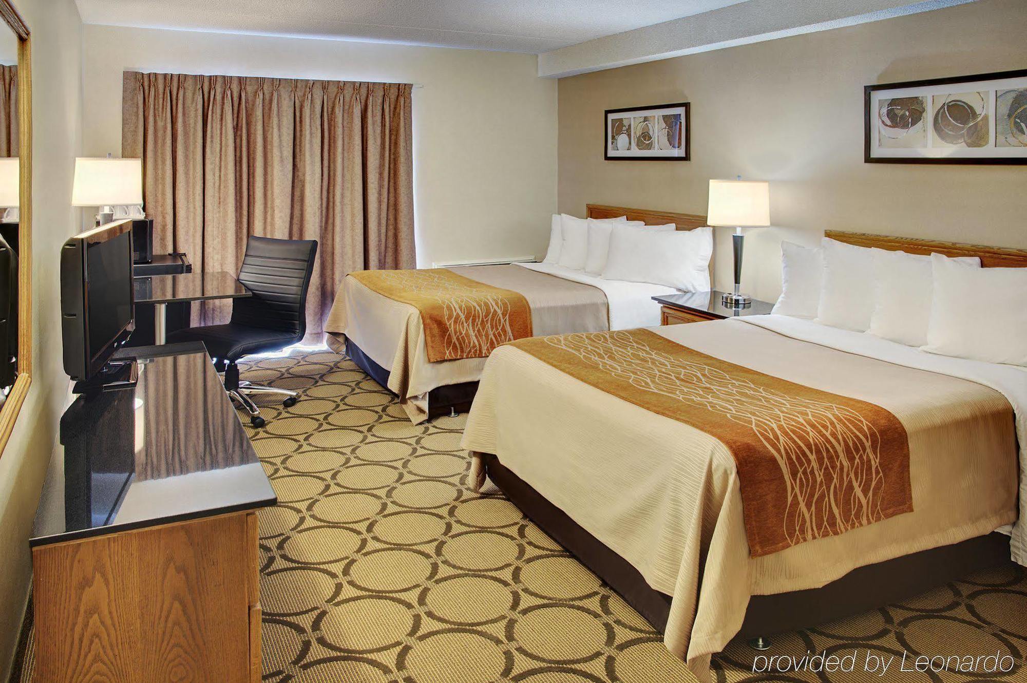 Comfort Inn Airport Виннипег Экстерьер фото