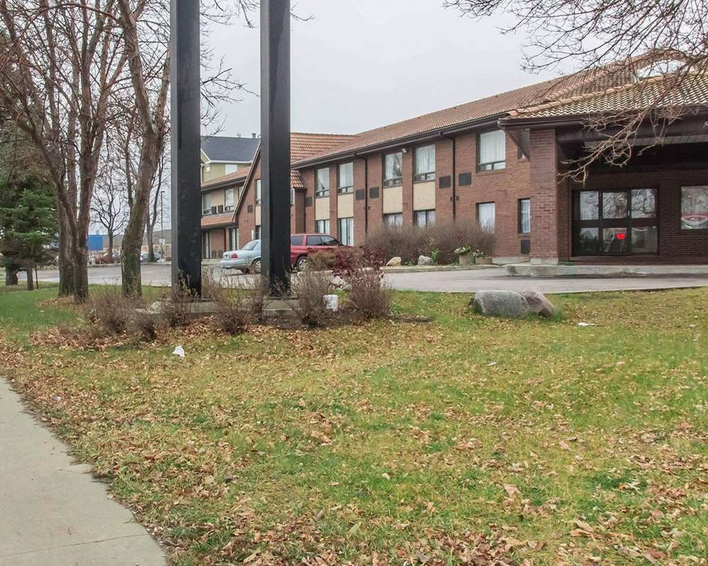 Comfort Inn Airport Виннипег Экстерьер фото
