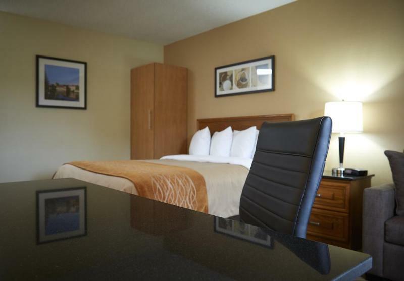 Comfort Inn Airport Виннипег Экстерьер фото